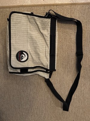 Quicksilver Vintage Messenger Bag Umhängetasche Cord