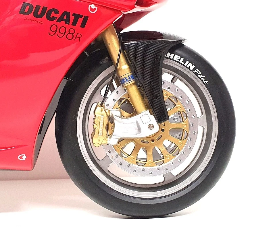 Minichamps 1/6 Scale 062 011200 - Ducati 996 Undecorated Race Version - Image 4 of 4
