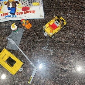 LEGO Airport Woorkers Clean Condition and Instructions 3182