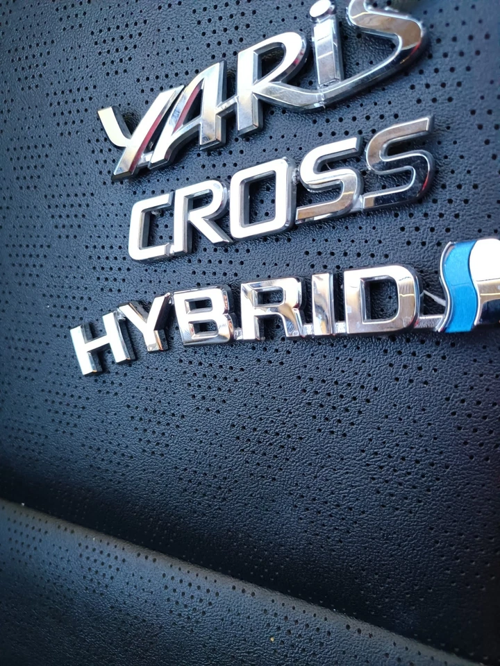 Toyota Yaris Cross Letters - image 3 of 3