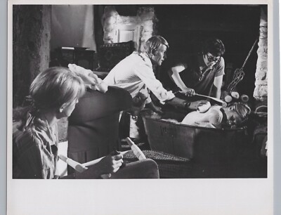 Jane Asher + Hywel Bennet in The Butterfly Chain (1970)   Hollywood Photo K 630