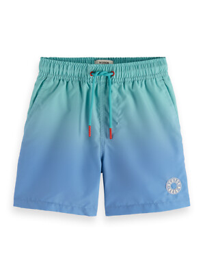 SCOTCH & SODA Badespaß mit der Magic Swimshorts mit blau-grünem Farbverlauf