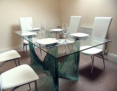 Luxury Italian solid glass 6 seater dining table and chairs - Picture 2 of 12