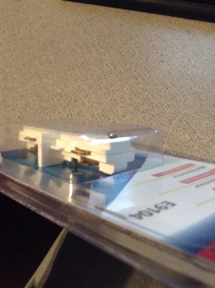 NEW EDISON TRACK LIGHTING SYSTEM E9104 MINI CONNECTOR 120V, 60Hz, 20A 