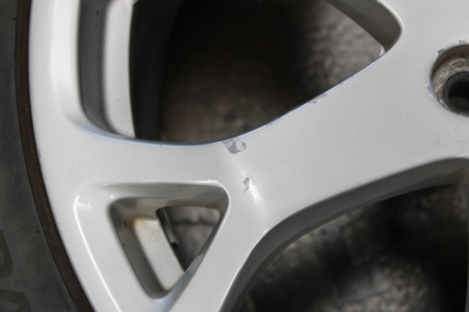 Maserati Quattroporte, Front Wheel, Needs Recon, Used, P/N 228796