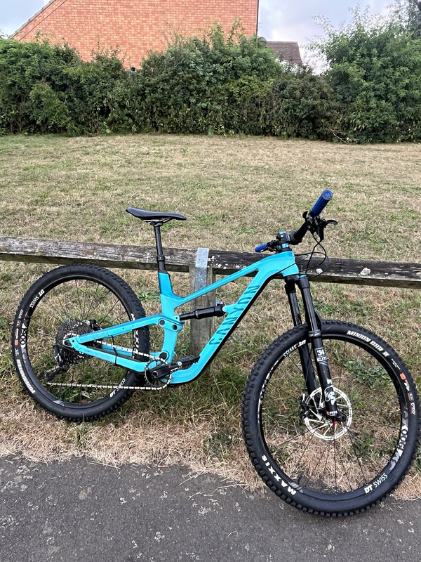 2023 canyon spectral cf7 27.5 inch front and rear wheel fox 34 elite forks