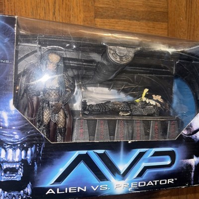 NRFB McFarlane 2005 Alien VS Predator Birth of The Hybrid Deluxe