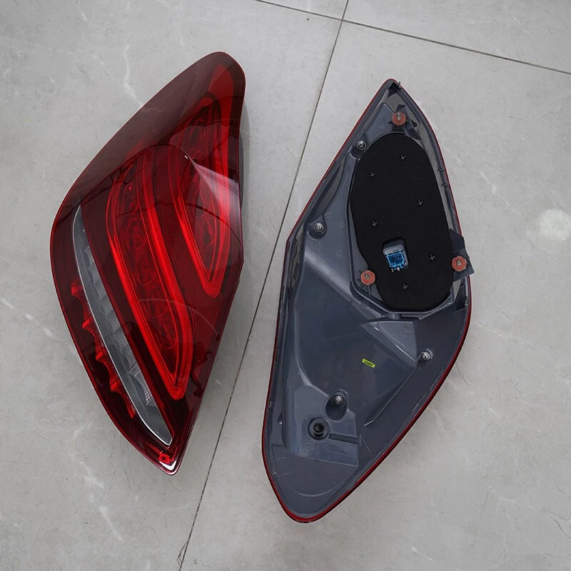LH+RH Rear Lamp LED Tail Lights For 2015-18 Mercedes Benz C Class W205 C300 C250 - Image 2 of 4
