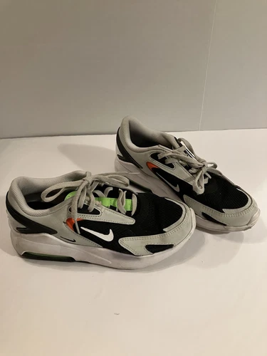 Taglia 4.5Y Nike Air Max Bolt Low Nero Polvere di Fotoni