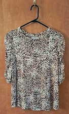 Chico's Animal Print Top Size 1 Medium Cheetah Leopard Ruched 3/4 Sleeve EUC