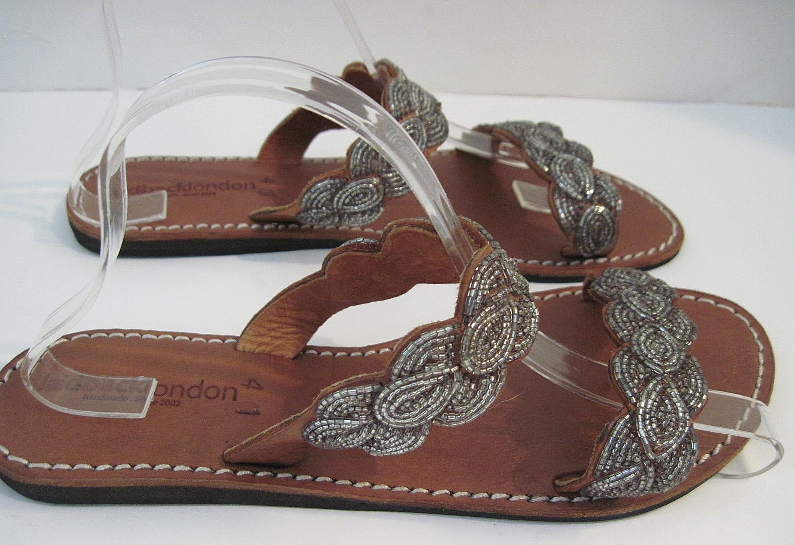 APL NUOVI sandali Laidback London fatti a mano ballerine pelle marrone perline argento taglia 41