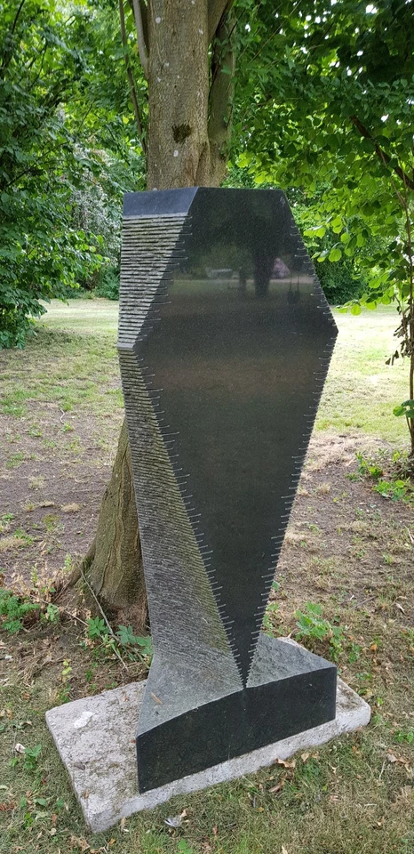 BRUNNEN Granit Springbrunnen Gartenbrunnen Standbrunnen Rautenform