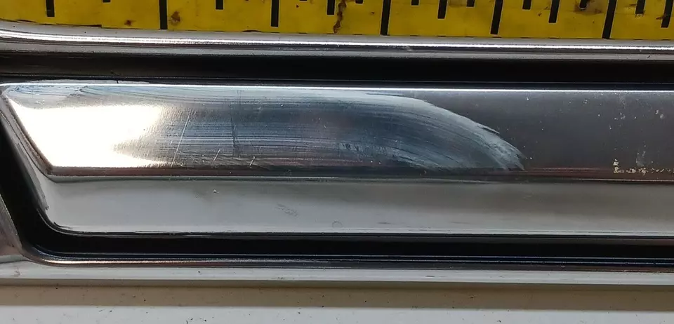 Концы отделки крыла левая/правая 10000619/10000620 1982-83 Pontiac Bonneville универсал (Bin37 - Изображение 4 из 4