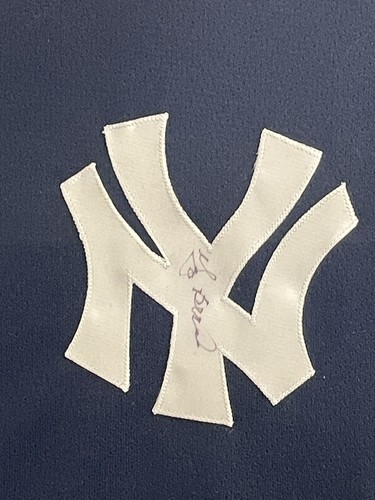 Yogi Berra Signed Blue Jersey New York Yankees with Frame MLB Gift - Picture 2 of 3