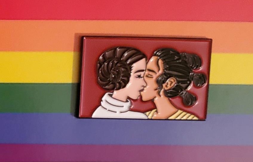 PRINCESS LEIA X REY KISS ENAMEL LAPEL PIN BY KAYDEN PHOENIX | eBay