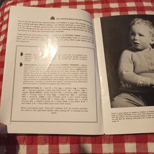 π Patons No 714 Babies Toddlers Knitting Pattern Book Vintage Socks Caps Mitts - Picture 2 of 15