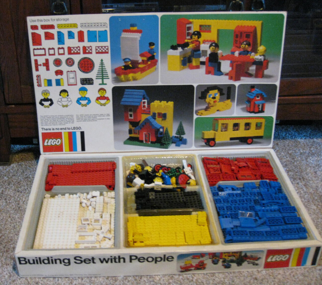 LEGO TOTAL 970 PIECES (HUNDREDS EXTRA)  #190 "BUILDING SET WITH PEOPLE"  1974