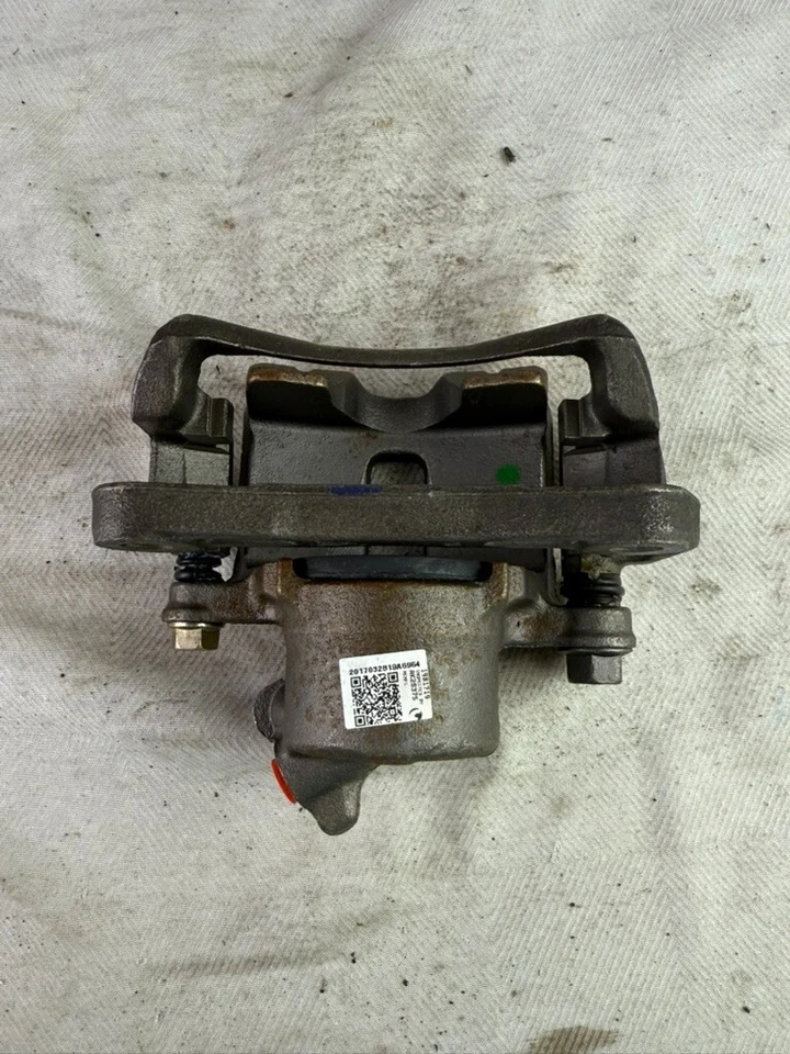 Pinza de freno de disco-4 puertas 19-B1719 Reman se adapta; Mitsubishi Mirage 93-00 Fr derecha Foto 2 de 4