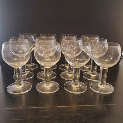 Crate and Barrel Viva Clear Grand Wine Glasses, Pillar, Modern, Full Set of 12