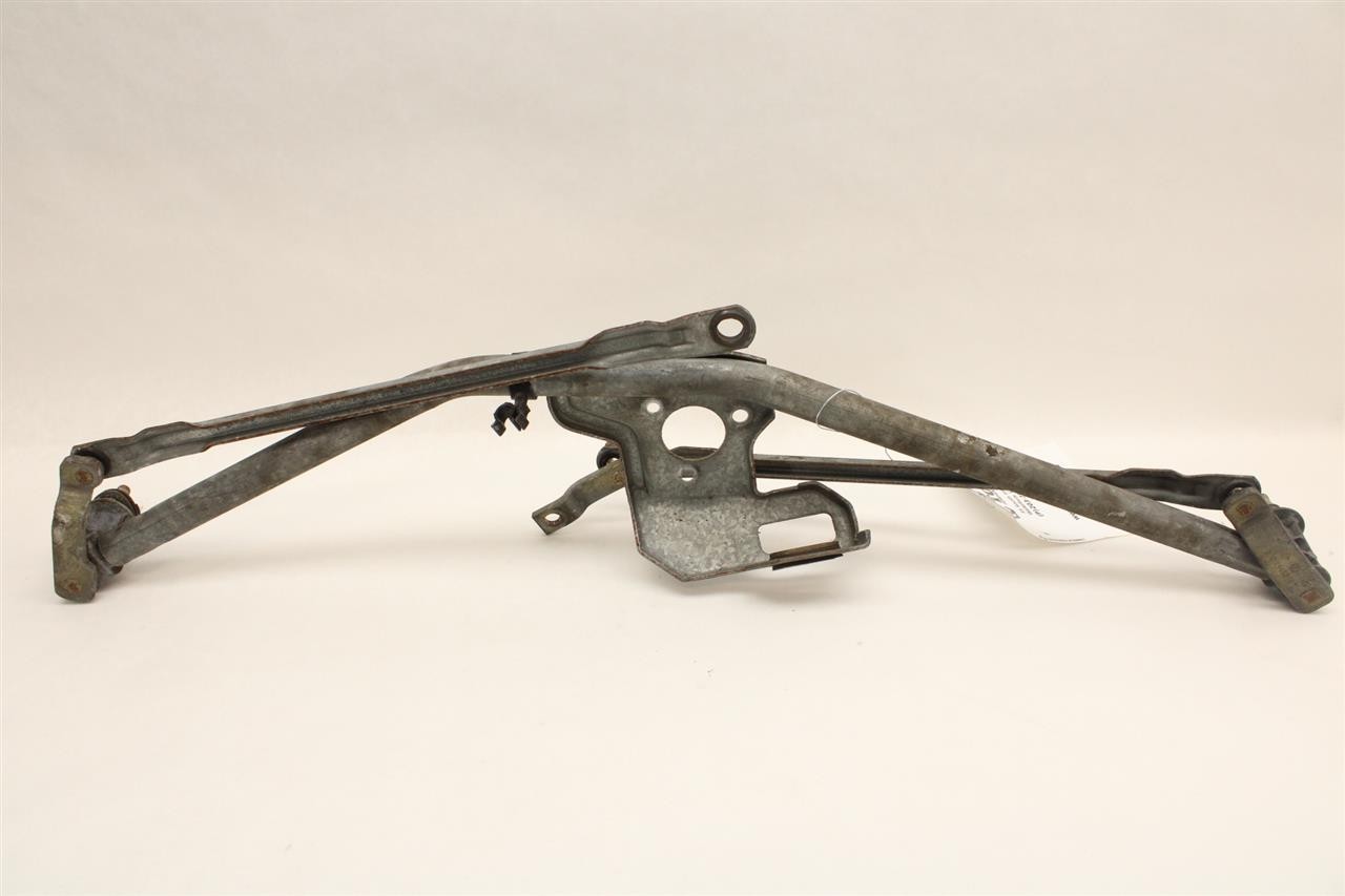 Used Front Windshield Wiper Linkage fits: 2001 Volkswagen Eurovan front Front Gr