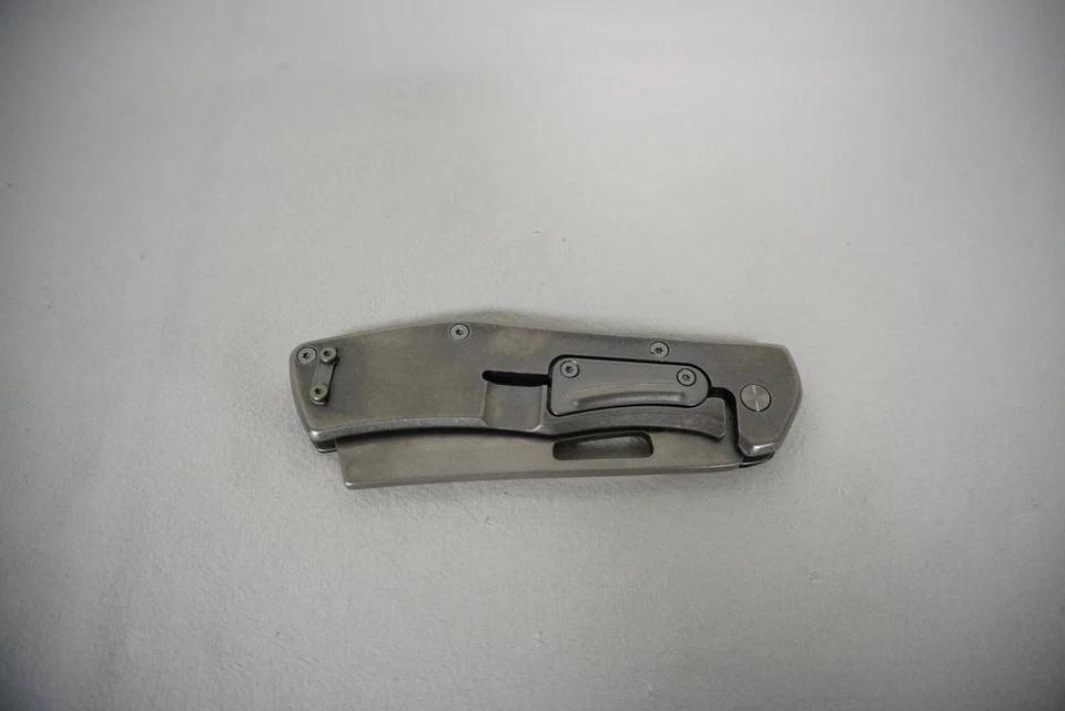 Navaja de bolsillo plegable Gerber Gear Flatiron Foto 3 de 4