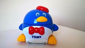 tomy penguin