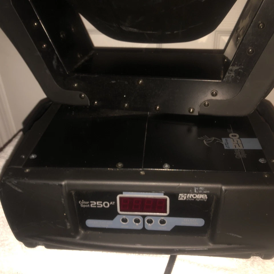 ROBE Colorspot 250 AT Rotating  Color Robotic Light 230V Type F Plug - AS-IS - Image 4 of 4
