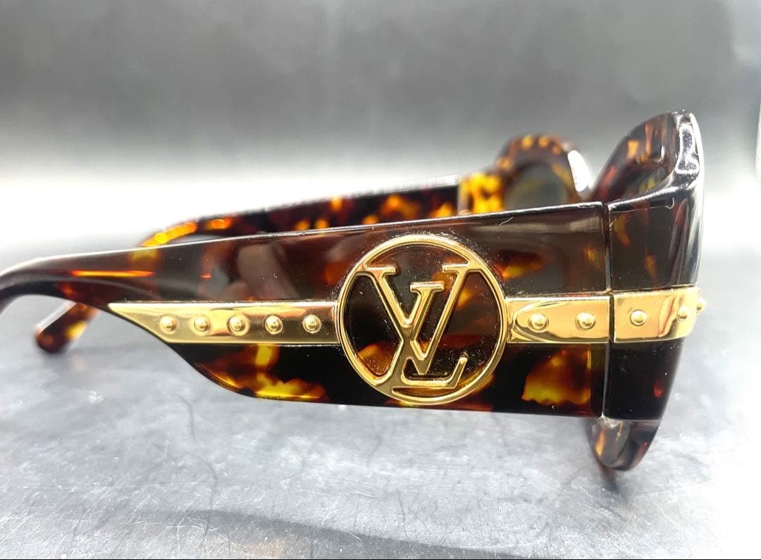 Louis Vuitton Z1133E Paris Texas Sunglasses Tortoise Gold Logo