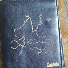 Xantolo Men's Black Bifold Wallet Map Pattern Logo Accent Credit Card Fold