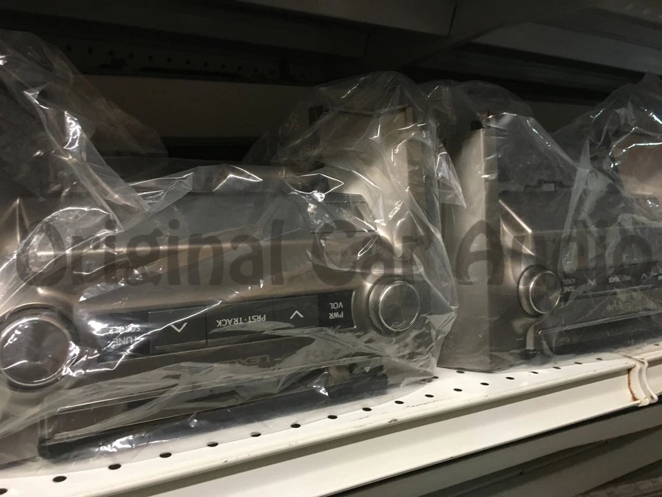 Lexus GX460 Gracenote Navigation HD Radio AM FM CD player Receiver GPS OEM - Image 4 of 4