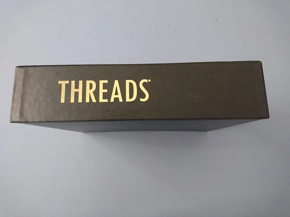 THREADS MAGAZINE 16 ISSUES  128-135 137-142 158  & 159 THREADS COLLECTOR'S CASE - Image 3 of 4