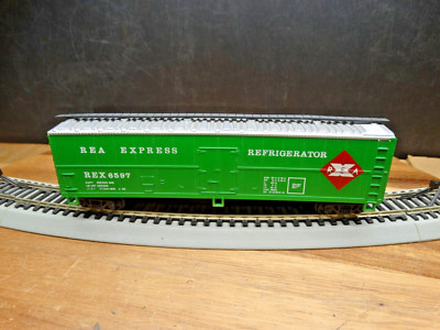 PEMCO HO Scale 40' Weighted REA Express REX 6597 Reefer