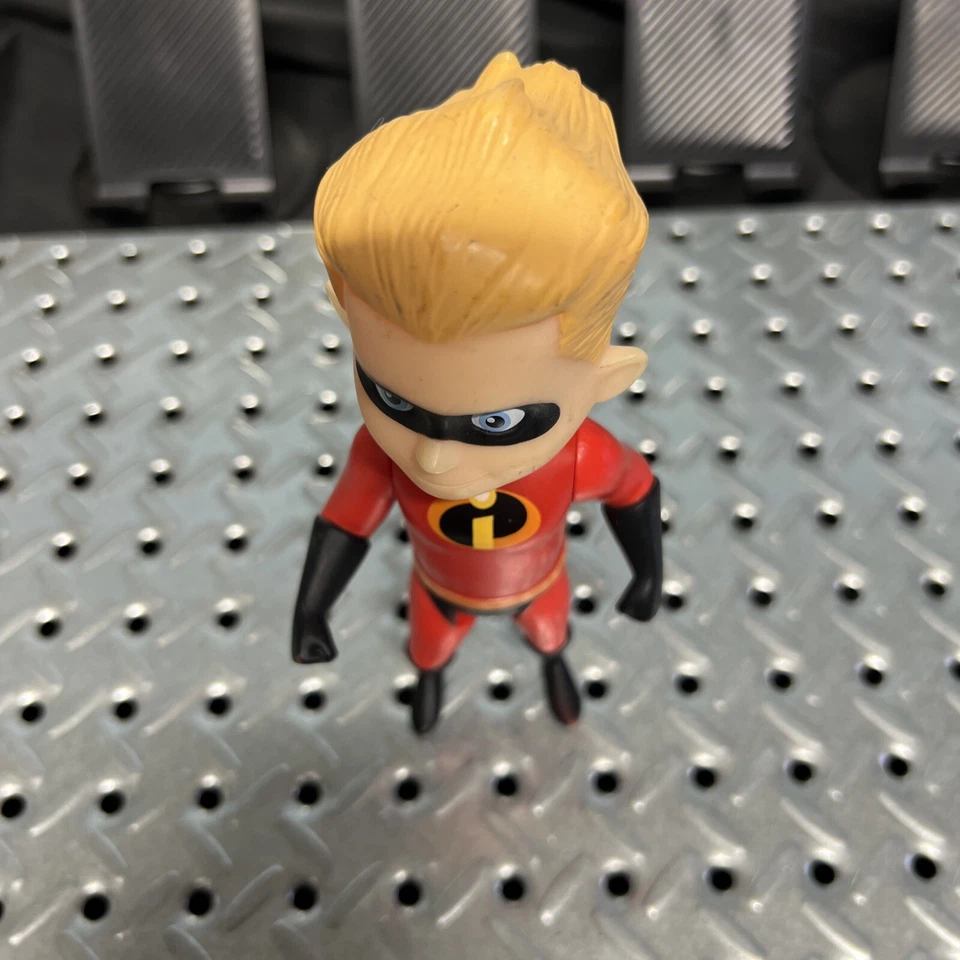 8-дюймовая подвижная экшн-фигурка Disney Pixar Incredibles 2 Dash - Изображение 2 из 4