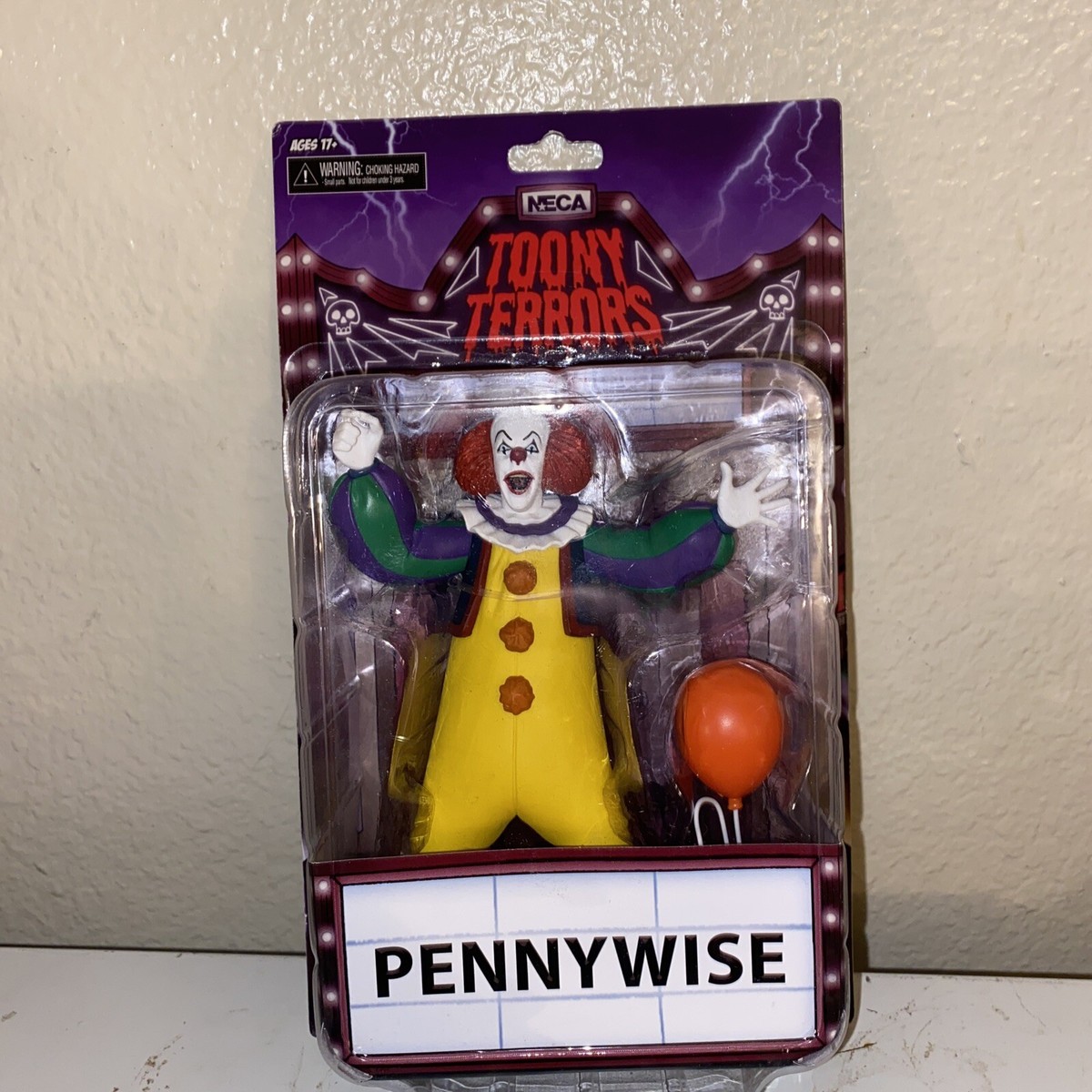Pennywise Clown IT Toony Terrors Limited Exclusive Action Figure 