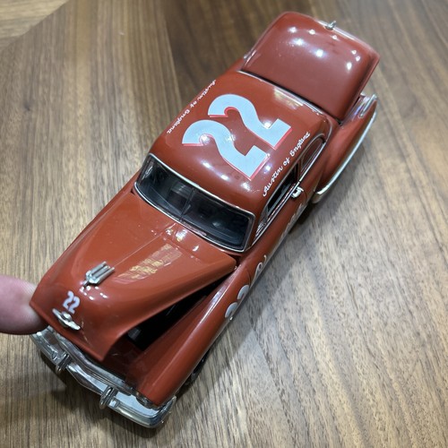 Action - Austin Of England #22 - 1949 Oldsmobile Overseas Motors - 1:24 Diecast