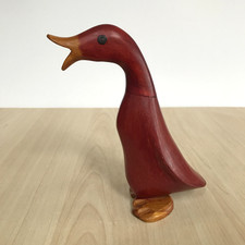 DCUK Red Wooden Duck Carving Figurine Small 16cm Tall Older Version Decorative