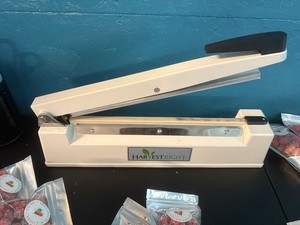 Harvest Right HR-IS-110 Impulse Heat Sealer Bag Sealing Machine