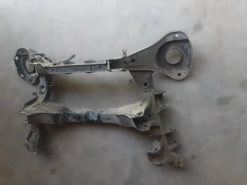 2005-2015 Nissan Armada Infiniti QX56 Engine Cradle Rear Crossmember Assy OEM. - Image 3 of 3