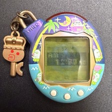 Bandai Dream Royal Family Tamagotchi Plus Royal Beach