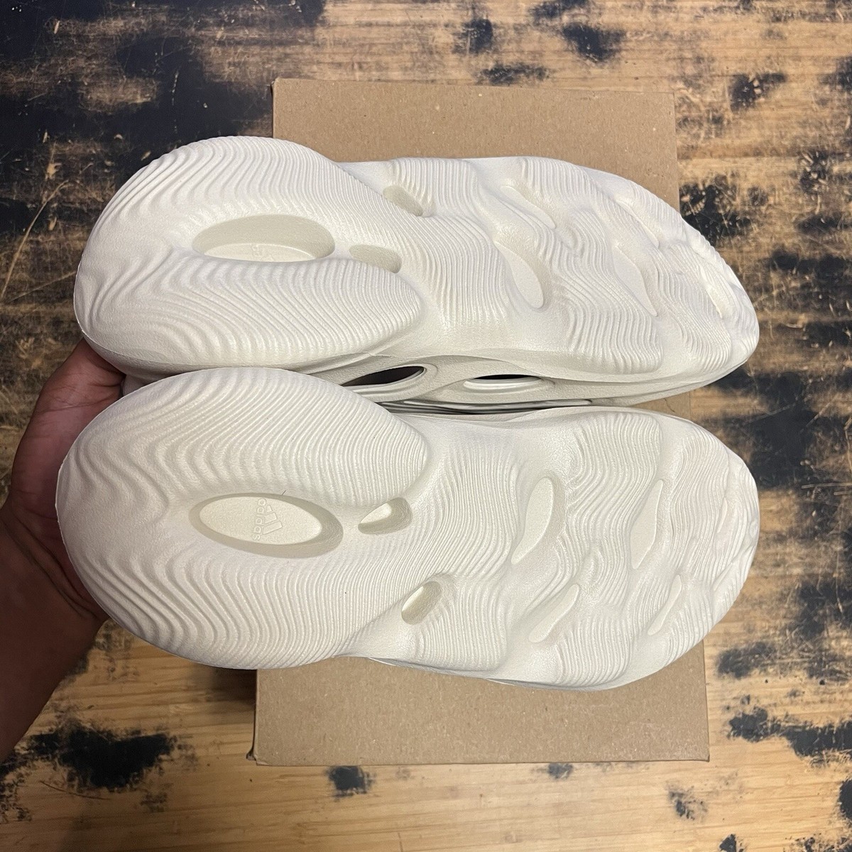 Yeezy Foam Runner Ararat White Size 9 G55486 Adidas Mens New FAST
