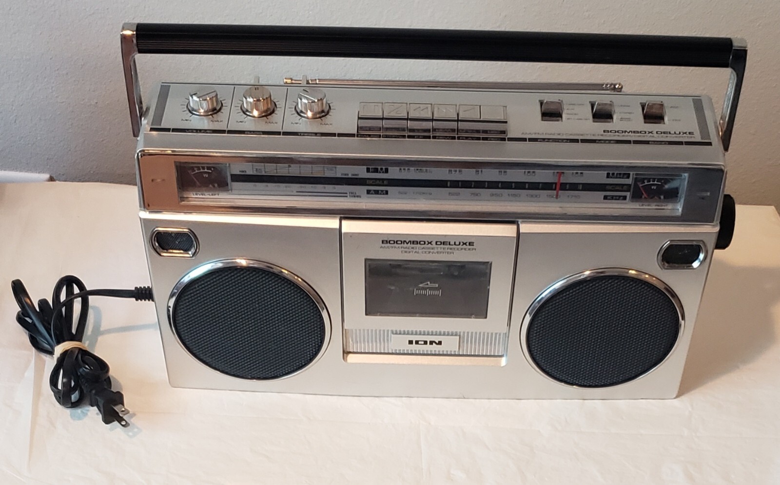 ION Boombox Deluxe AM/FM Radio Cassette Recorder Digital Convert