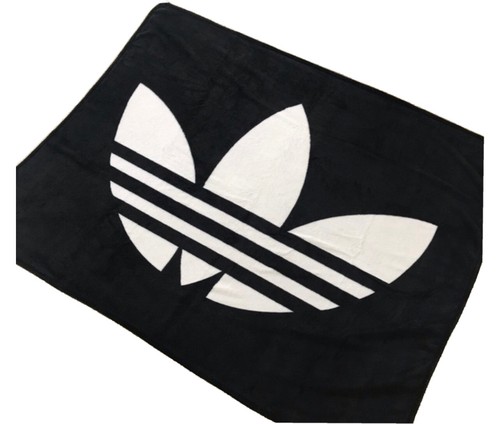 Adidas blanket - Picture 5 of 6