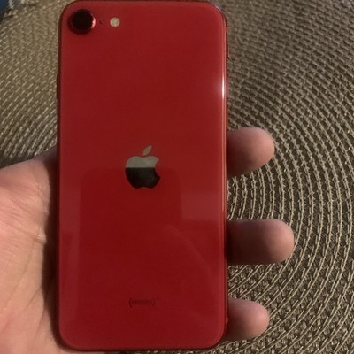iPhone SE RED