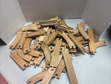 HUGE Lot Of thomas and friends Wooden Railroad Tracks m18