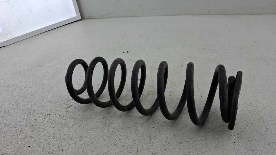 Muelle helicoidal trasero izquierdo o derecho Volkswagen Passat 2012-2019 tracción delantera OEM Foto 3 de 4