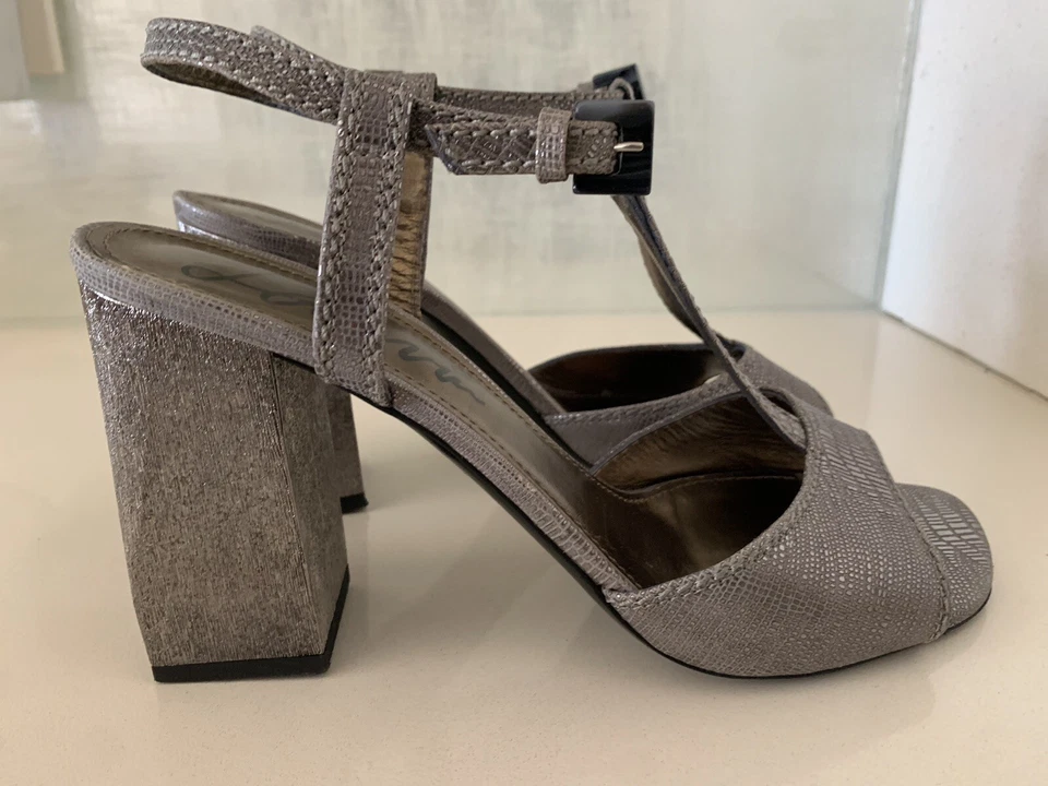 Sandalias Lanvin Metálicas Dorado Cuero Repujado Correa en T Punta Abierta Tacón Bloque 39 Foto 4 de 4