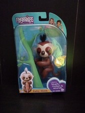 Fingerlings Sloth Authentic WowWee Kingsley Fingerling Trl8 98