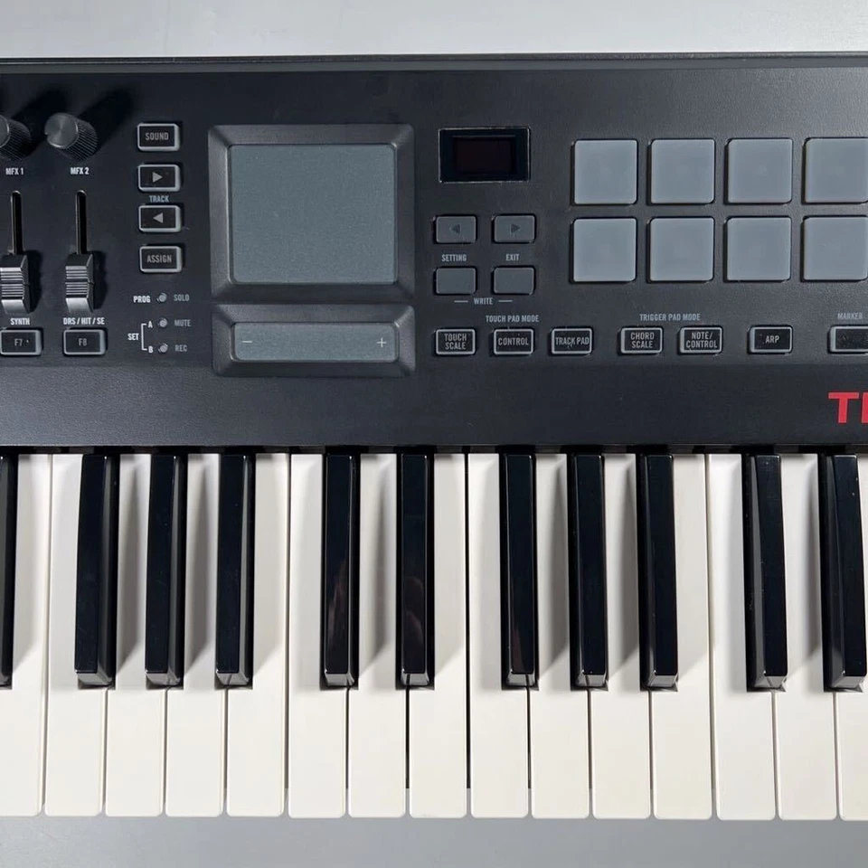 KORG TRITON taktile 49 Keys Synthesizer USB Controller KeyboardPiano MIDI Black - Image 3 of 4