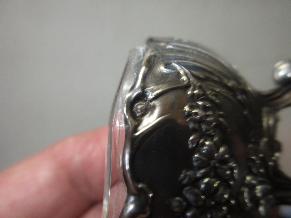 Ancien Saleron en Argent Massif Minerve , Style Rocaille - Photo 2/4