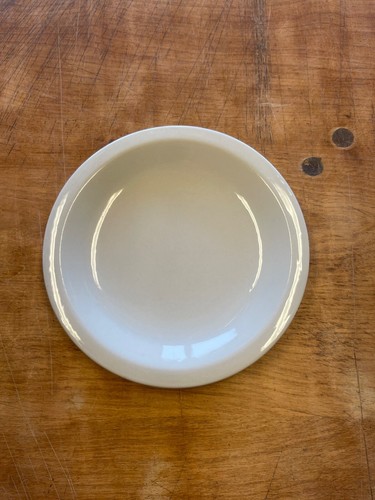 Culinary Arts AFFEWARE Salatteller 7 1/2" Rand weiß Porzellan 1 ea 4 verfügbar - Bild 1 von 3